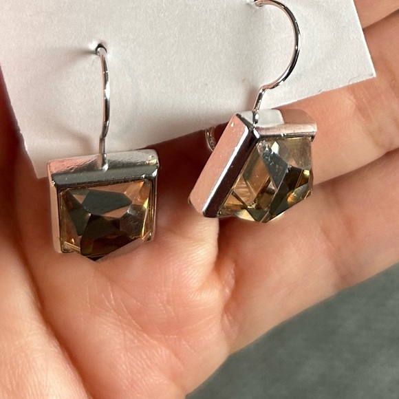 Myka Yellow Crystals Silverstone Square Earrings - Picture 7 of 10